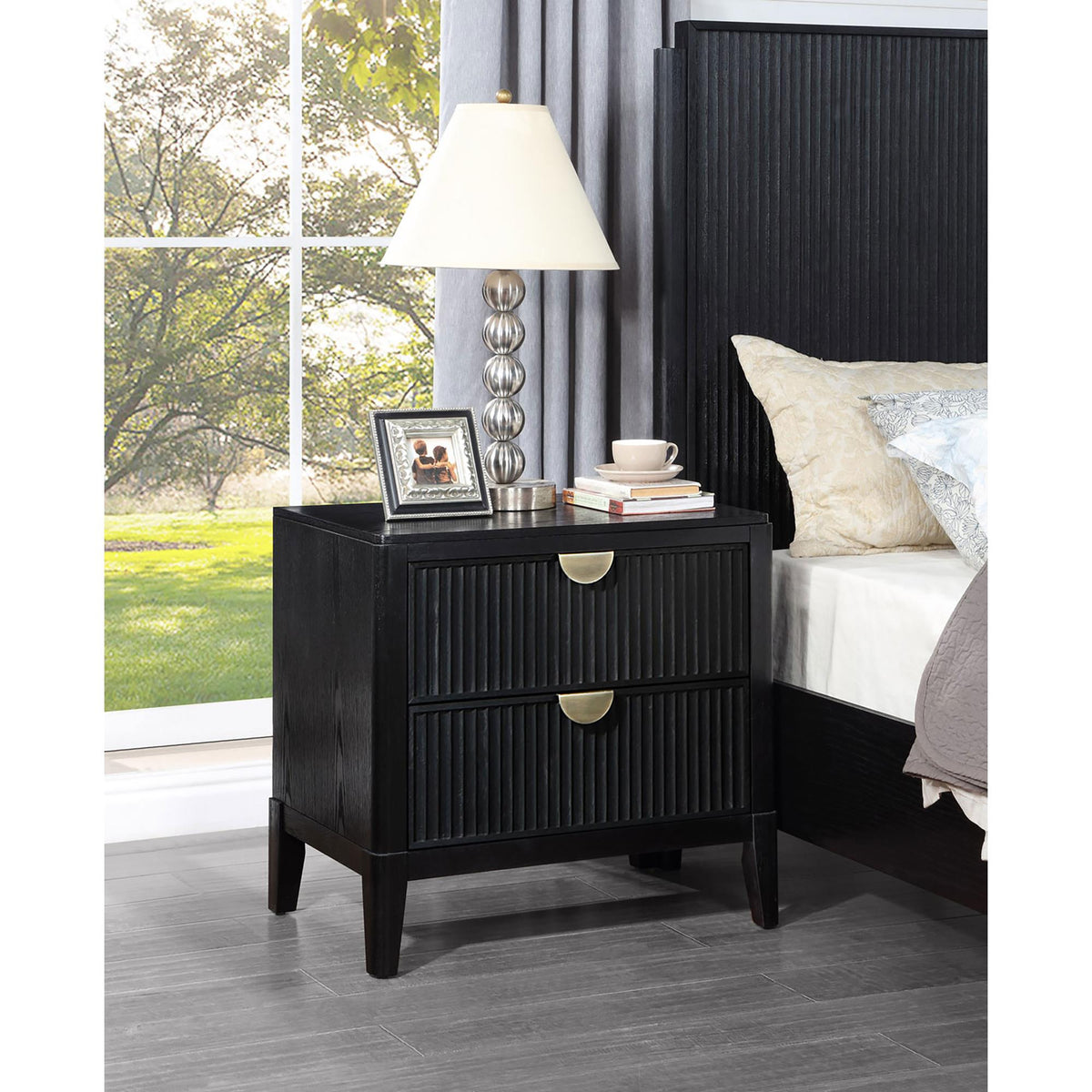 Avalon Black 2-drawer Nightstand