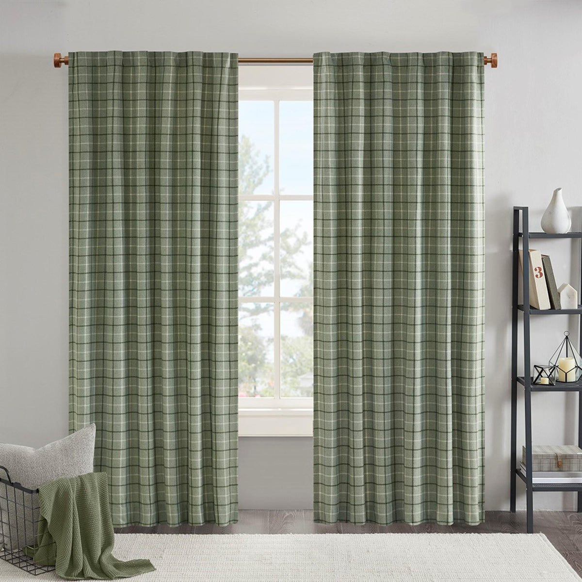 Cassandra Rod Pocket and Back Tab Curtain Panel with Fleece Lining Green 50x84"