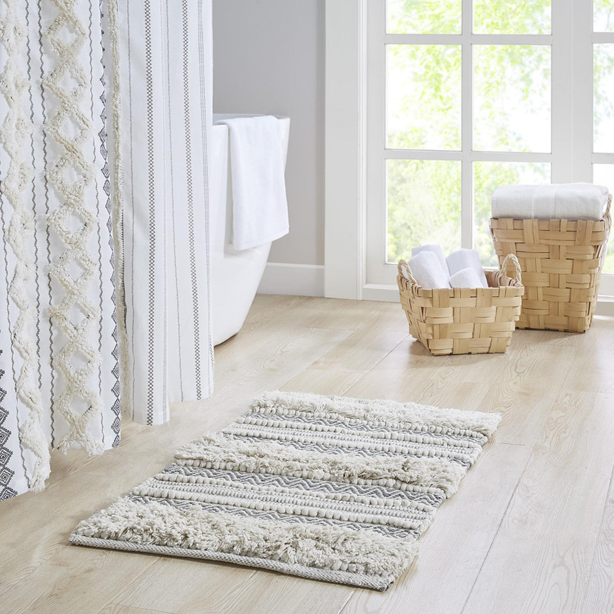 Aegisthus Texture Stripe Bath Rug Grey 20x32"