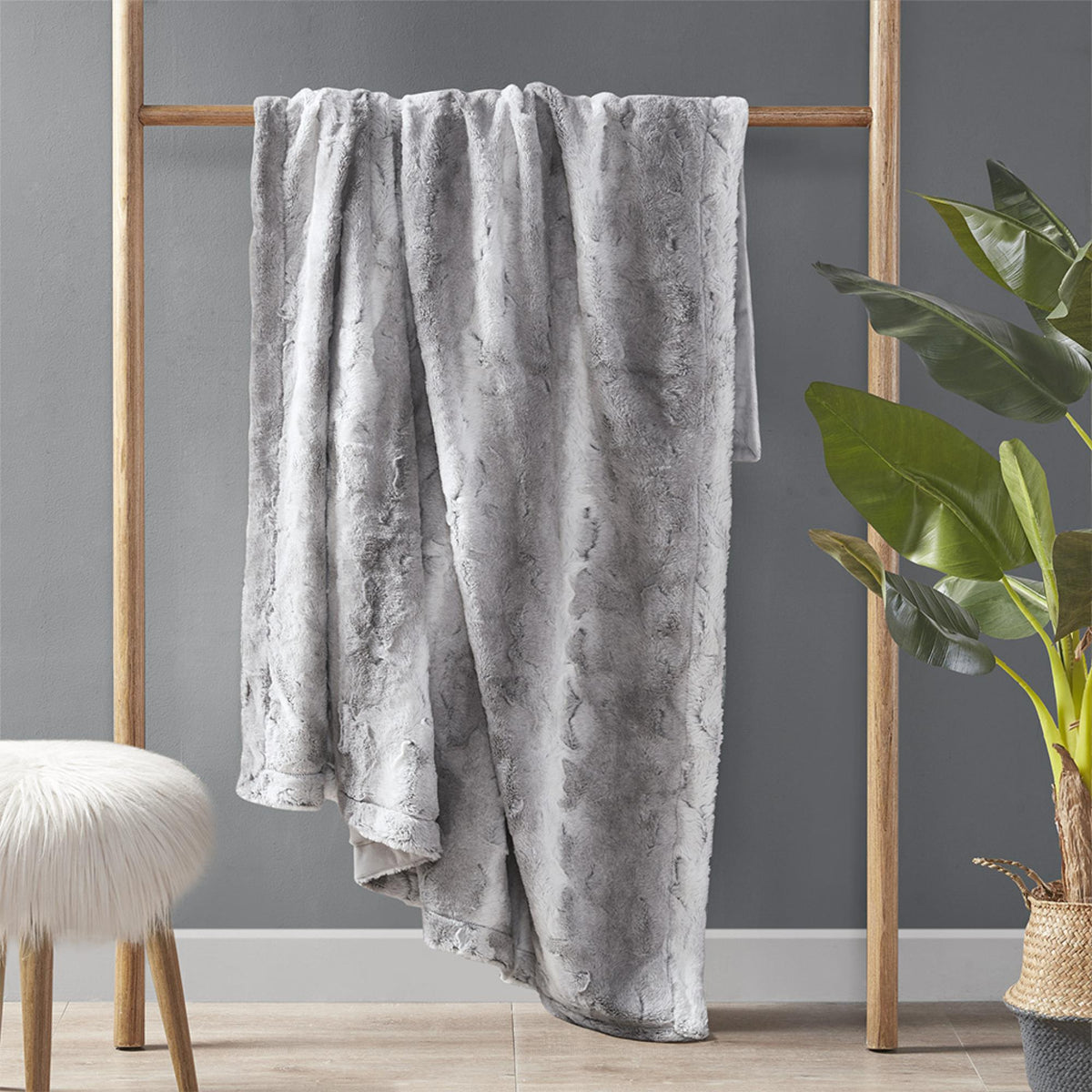 Oasis Faux Fur Throw