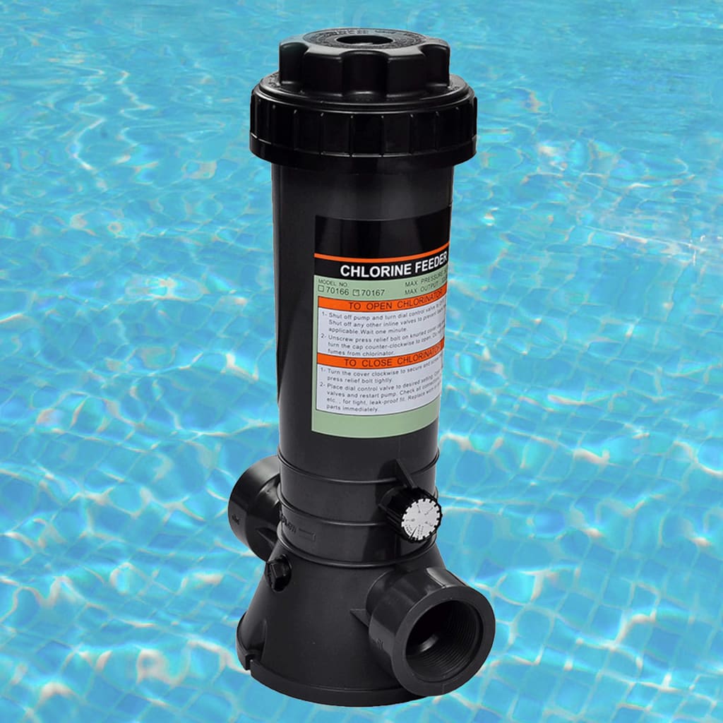 Black inline chlorine feeder with 1.5-inch pipe threads for pools up to 3354.9 cubic feet.