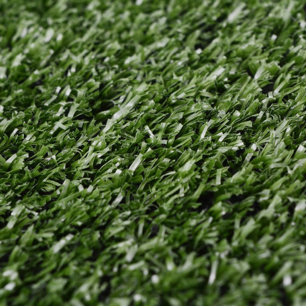 Close-up of green Bostome artificial grass with 0.3-0.4-inch pile height.