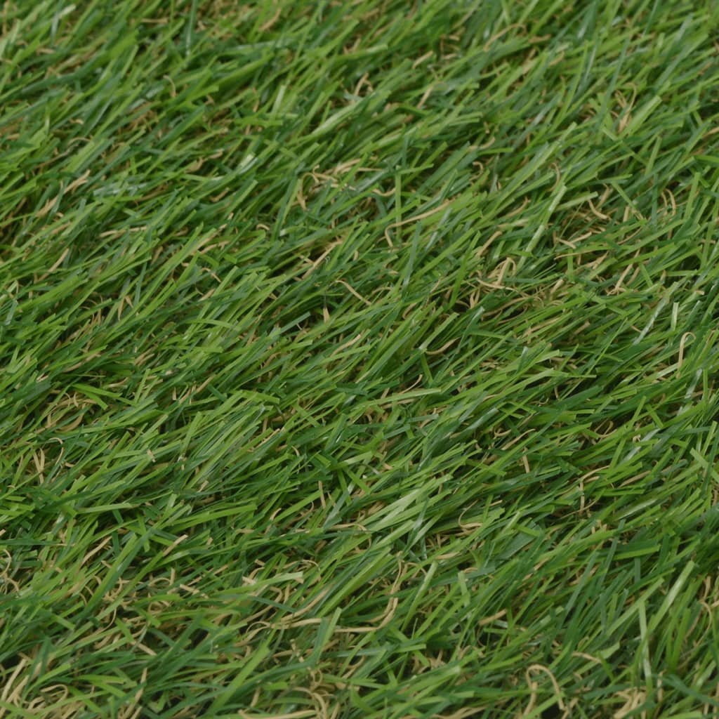 Close-up of Bostome green artificial grass with 0.8-inch pile height.