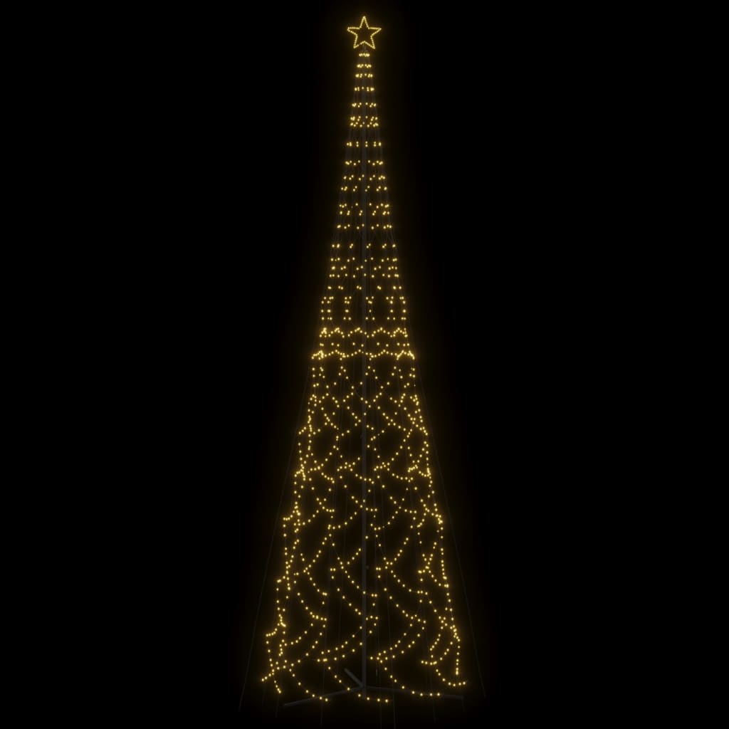 A 26-foot tall warm white LED Christmas cone tree with 3000 zigzag-patterned lights.