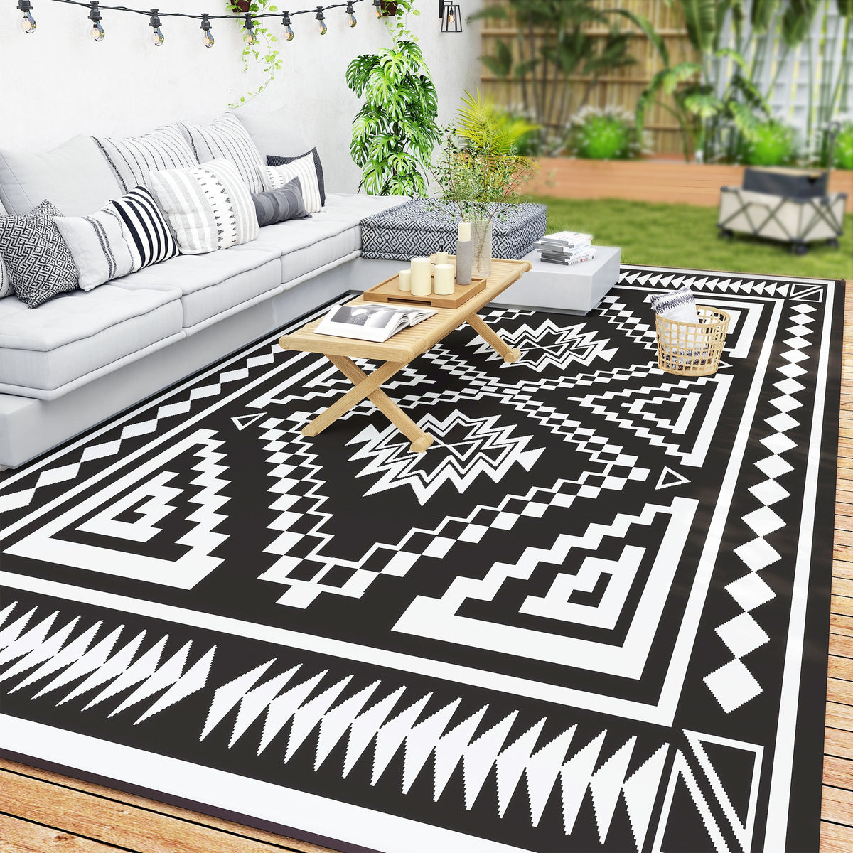 Reversible Outdoor Rug, Waterproof Plastic Straw with Carry Bag, 9' x 18', Black & White Square Patchwork