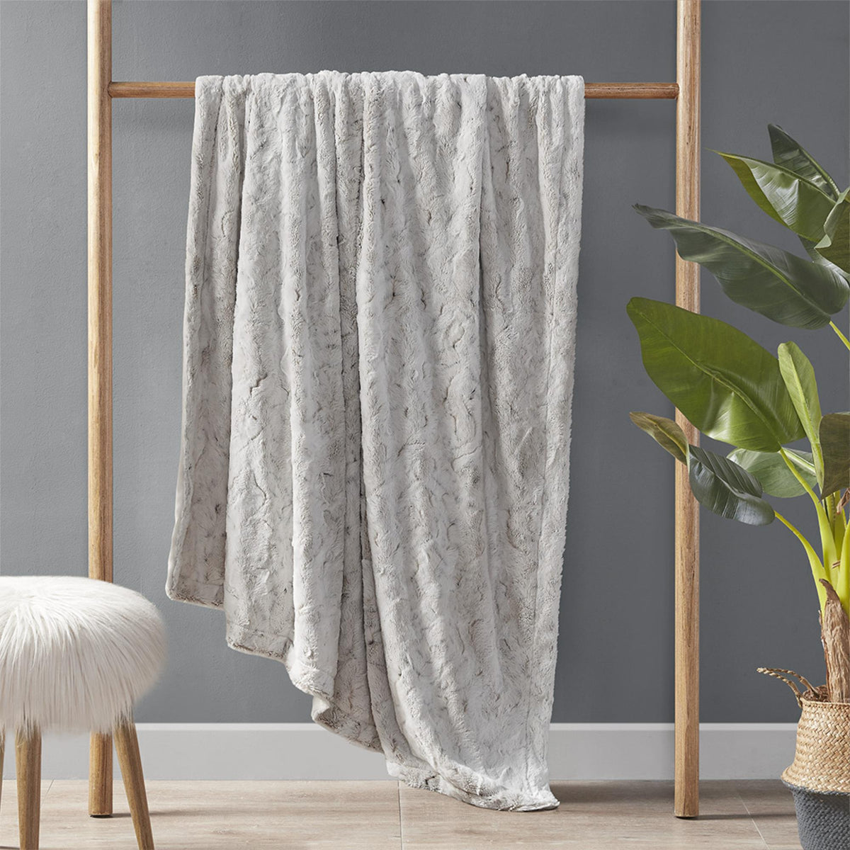 Oasis Faux Fur Throw