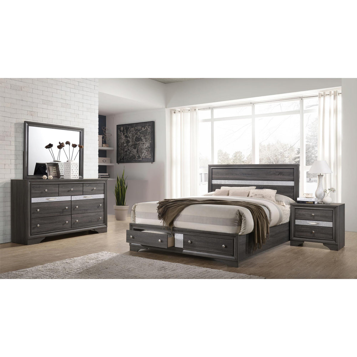 Traditional Queen 4 piece Storage Bedroom Set made with Wood in Gray