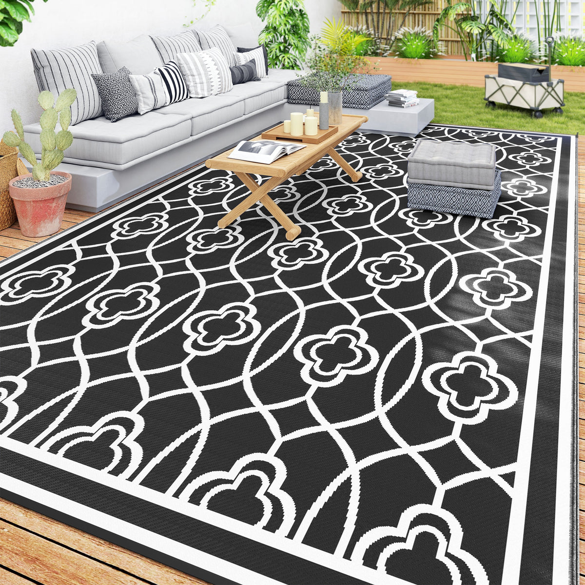 Reversible Outdoor Rug, Waterproof Plastic Straw with Carry Bag, 9' x 18', Black & White Lantern