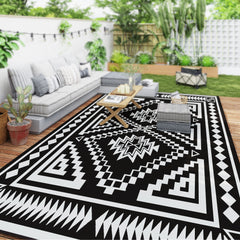 Reversible Outdoor Rug, Waterproof Plastic Straw with Carry Bag, 9' x 18', Black & White Square Patchwork