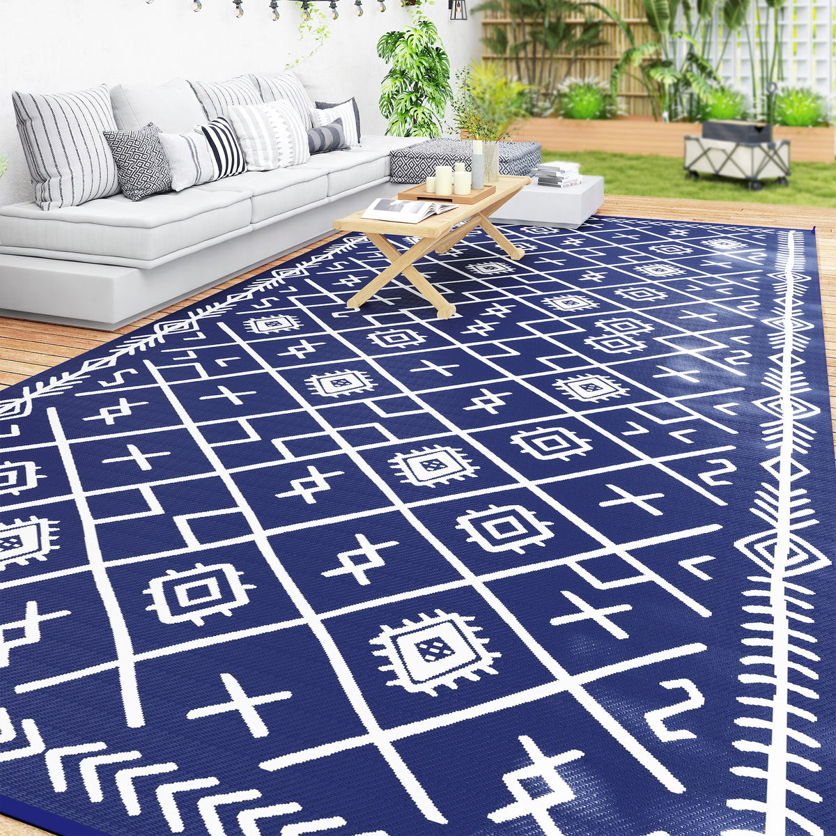 Reversible Outdoor Rug, Waterproof Plastic Straw with Carry Bag, 9' x 18', Blue & White Rhombus